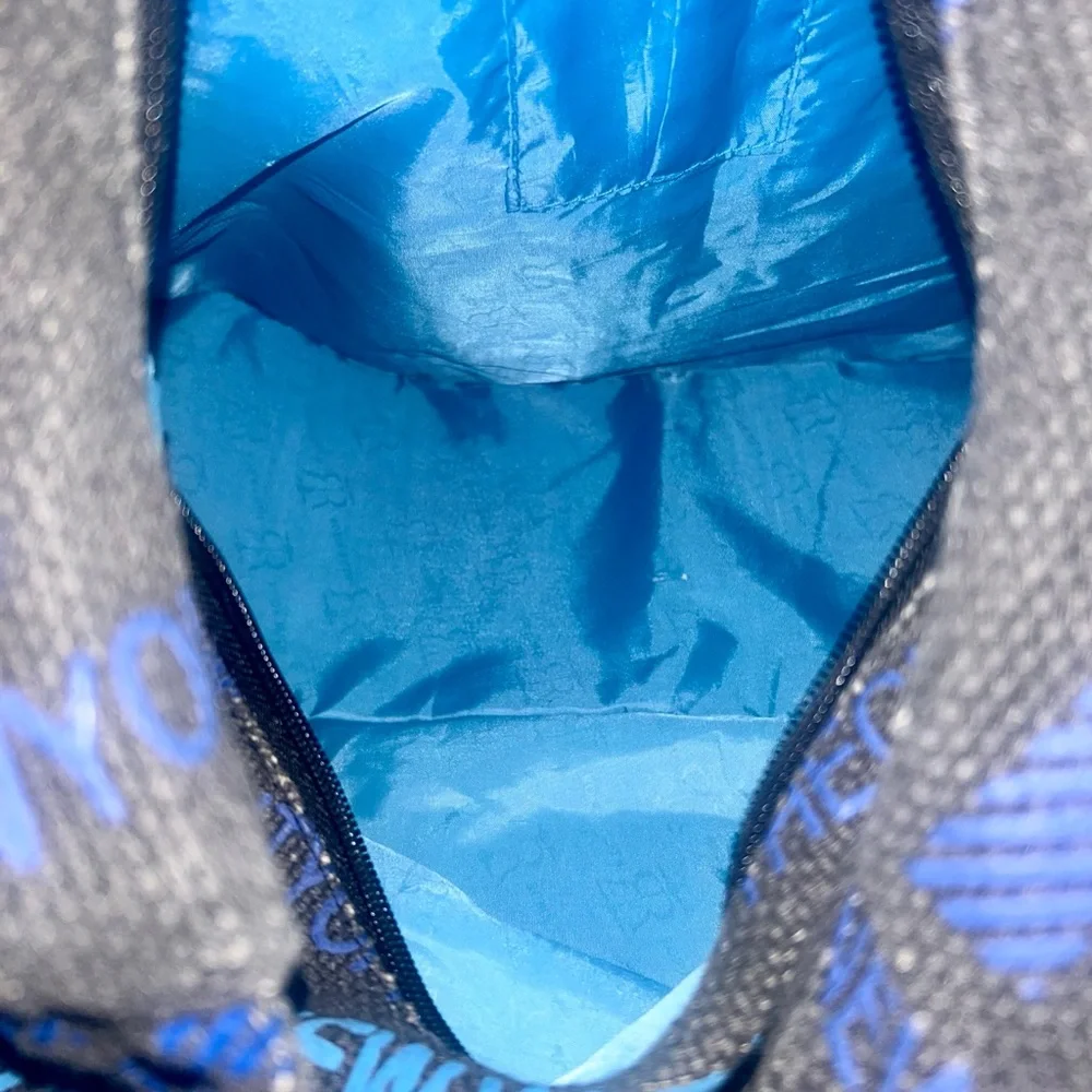 Robin Ruth Blue and Gray Text Print Bag - Picture 5 of 6